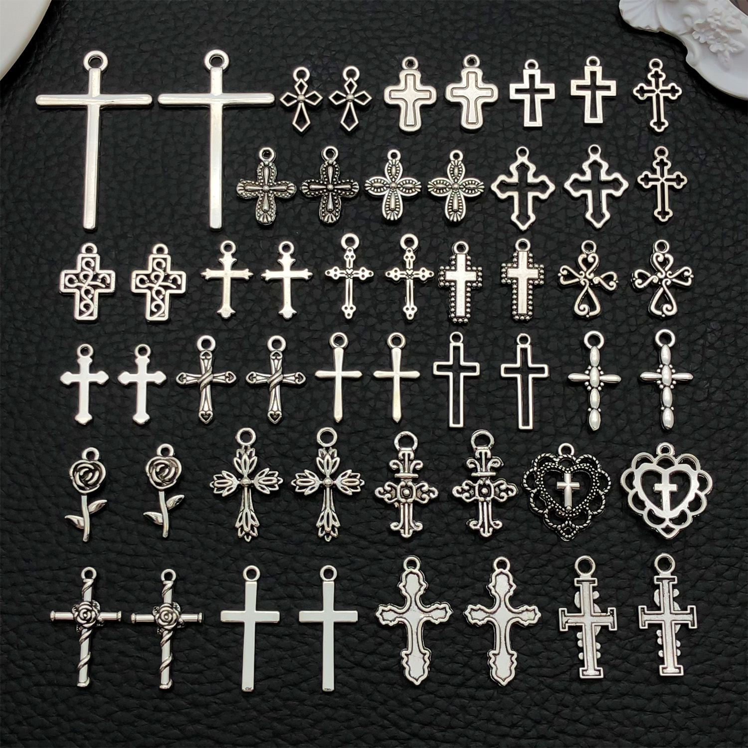 52pcs Assorted Cross Pendants  - Jewelry Making Online recension och pris