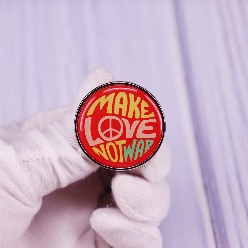 Make Love Not War Pin Brooch I - Jewelry Making Quotes recension och pris