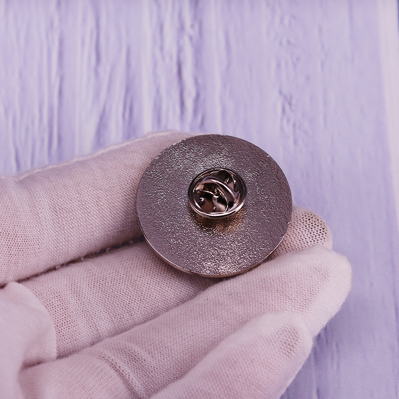Make Love Not War Pin Brooch I - Jewelry Making Quotes recension och pris